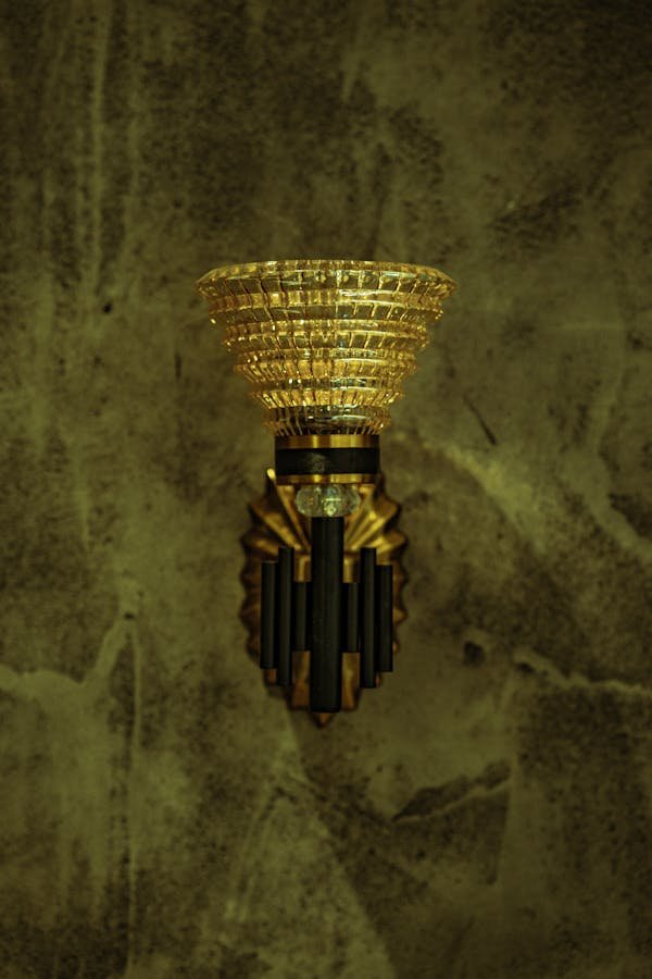 Applique murale dorée : élégance moderne pour votre intérieur